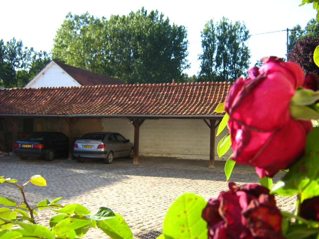 Le Moulin De Fillievres Bed & Breakfast ภายนอก รูปภาพ